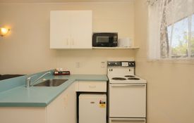 Deluxe%20kitchen%202